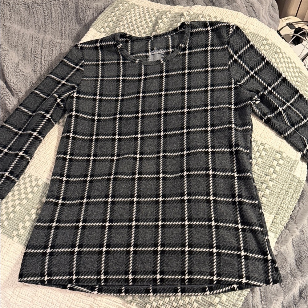 Women’s Cuddl Duds long sleeve